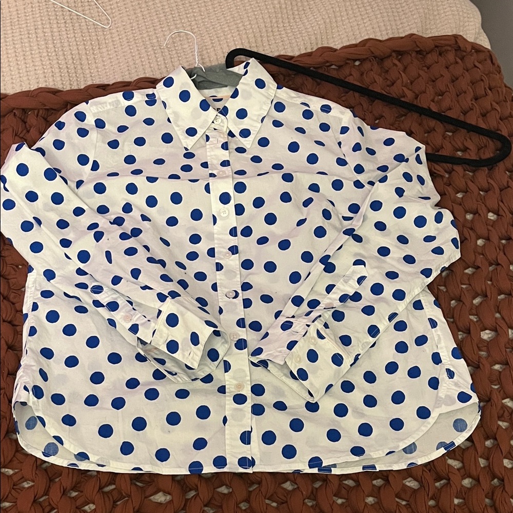 White Polka Dot BODEN Women’s Button-Up Shirt, size 6P, short torso.